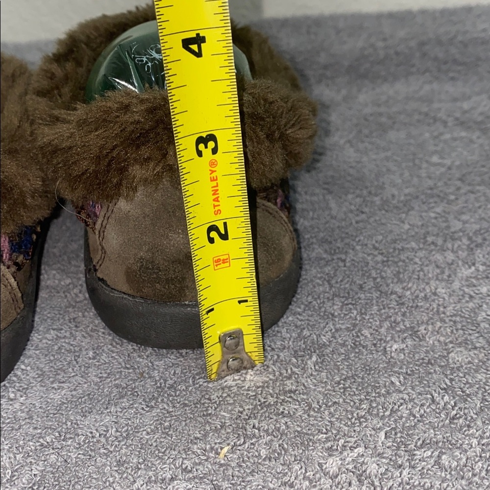 Perfect Condition Comfortable House Slippers! - image 3